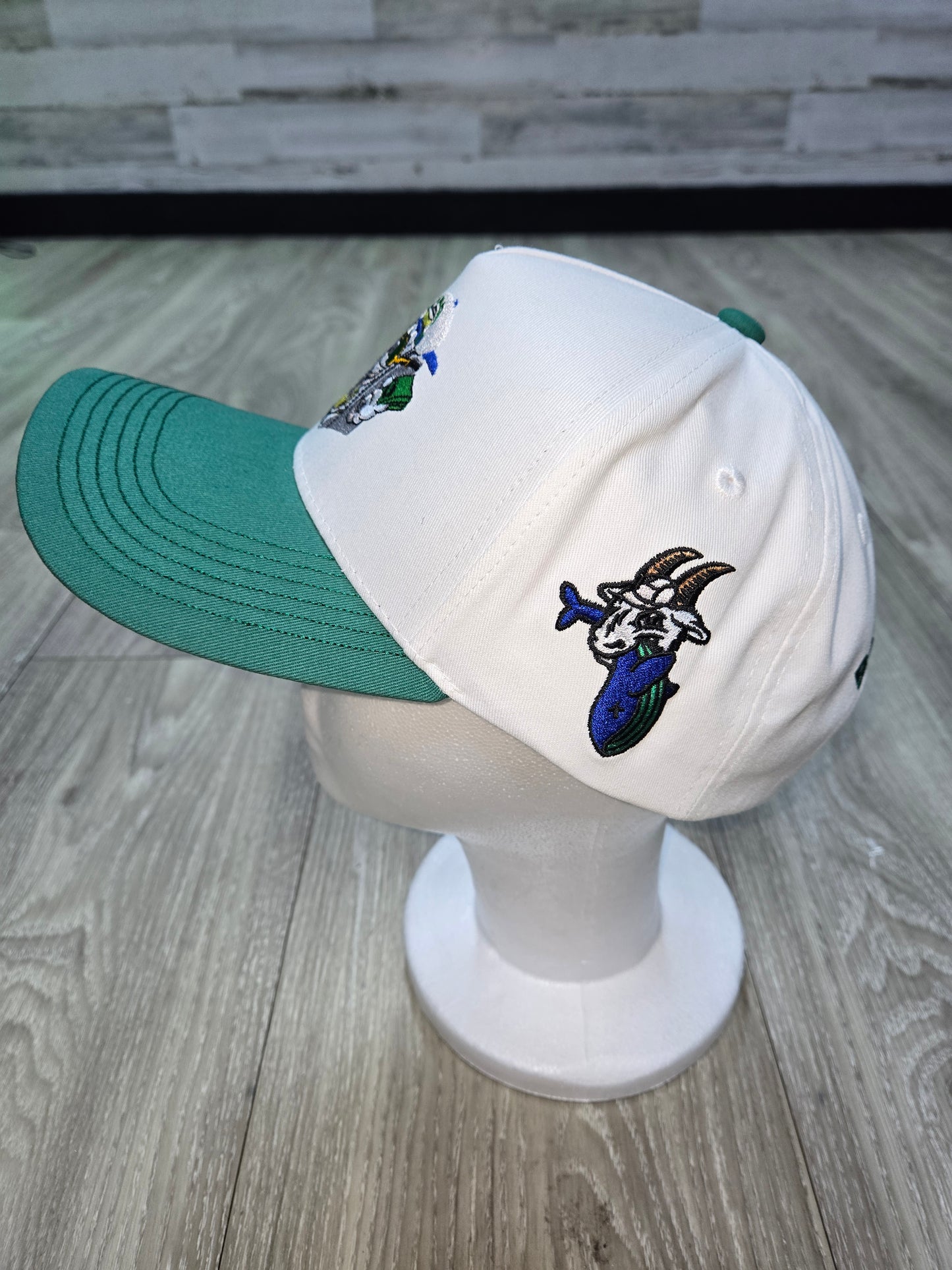 BS WHITE HAT